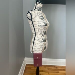 ✨NWOT - Coach Burgundy Snap Phone Crossbody✨